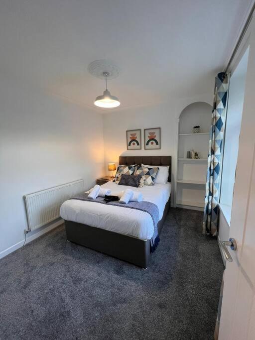 Bridge Place - Spacious Home With Plenty Of Beds! ميرثير تيدفيل المظهر الخارجي الصورة