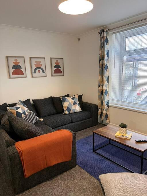 Bridge Place - Spacious Home With Plenty Of Beds! ميرثير تيدفيل المظهر الخارجي الصورة