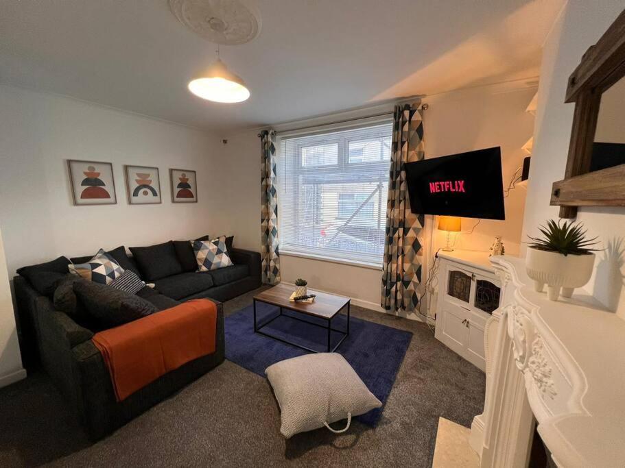 Bridge Place - Spacious Home With Plenty Of Beds! ميرثير تيدفيل المظهر الخارجي الصورة