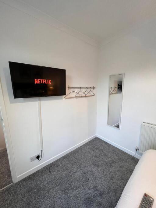 Bridge Place - Spacious Home With Plenty Of Beds! ميرثير تيدفيل المظهر الخارجي الصورة